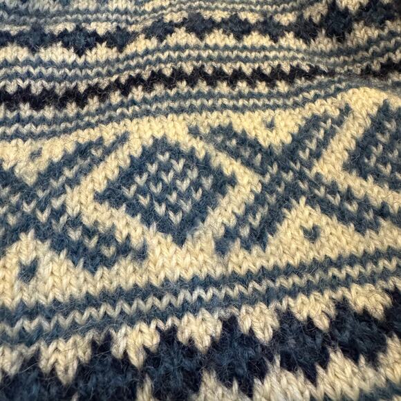 Dale of Norway Fair Isle Blue and Ivory Button-up 100% New Wool Cardigan Size 44 - Picture 3 of 6